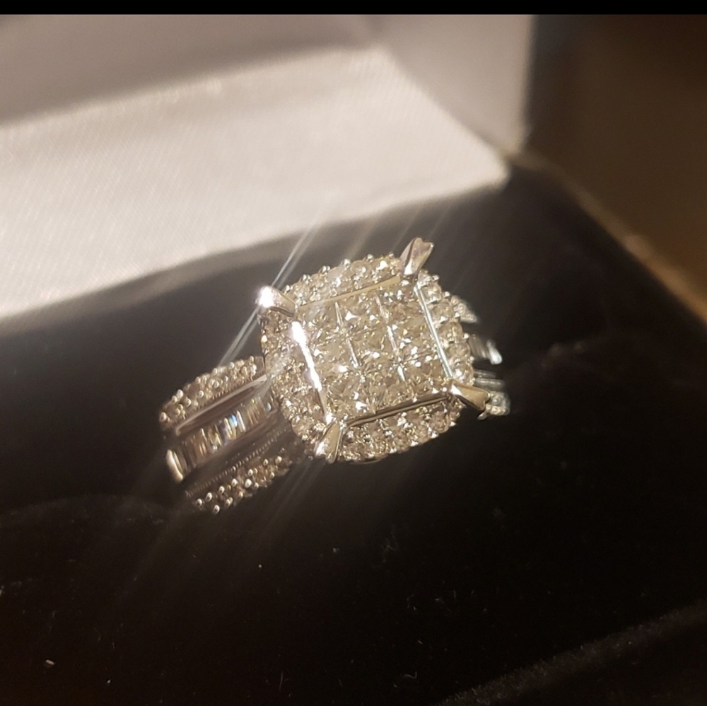 Amazing♥️ 10k gold diamond wedding ring - Picture 15 of 16